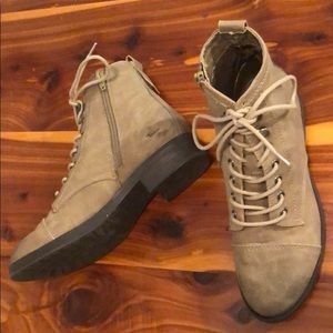 Madden Girl Moro boot